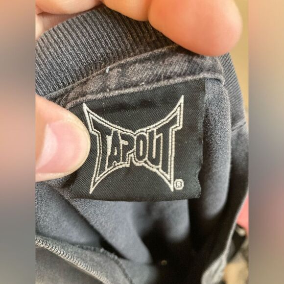 Y2K Tapout American Arrogant Distressed T-Shirt - Picture 2 of 5